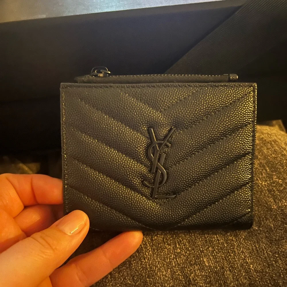 Saint Laurent Black Quilted Wallet - Picture 4 of 6